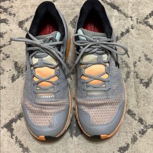 Men’s under armour size 11 Hovr guardian